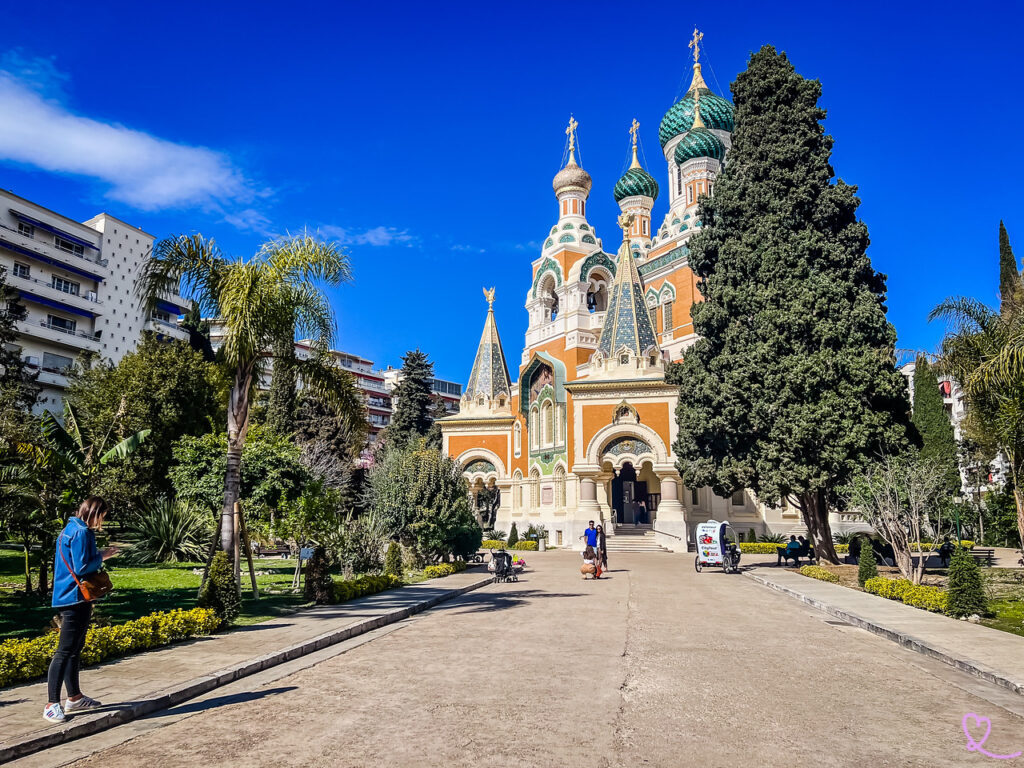 Hier finden Sie Tipps und Fotos für einen Besuch der russisch-orthodoxen Kathedrale Saint-Nicolas (Nizza): Anfahrt, Sehenswürdigkeiten, praktische Informationen.