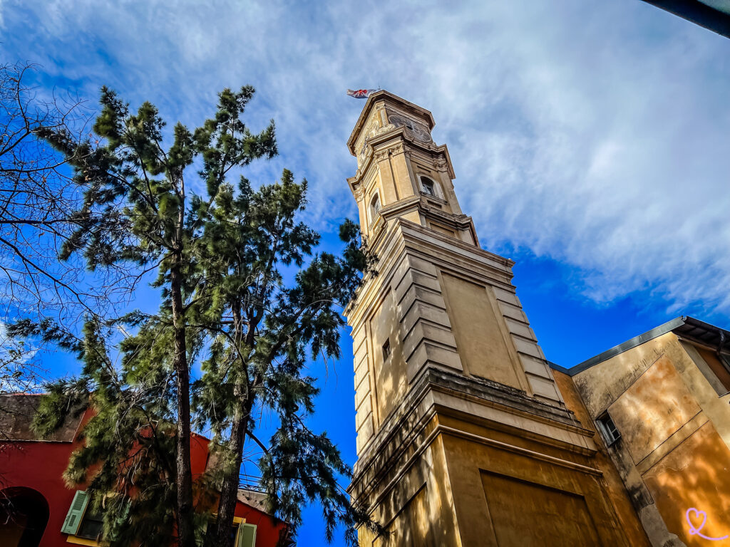 Hier finden Sie unsere Tipps und Fotos für einen Besuch des Turms Saint-François (Nizza): Anfahrt, Sehenswürdigkeiten, praktische Informationen.