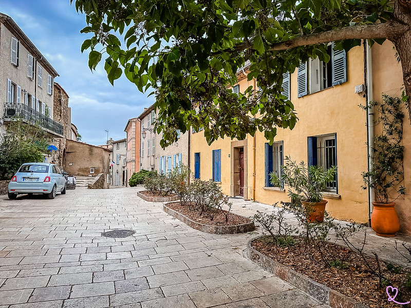 que faire village gassin visiter